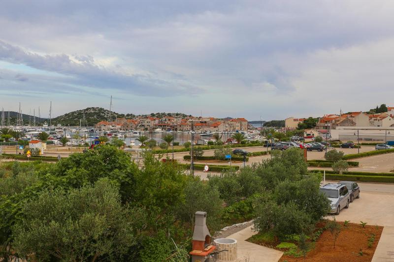 Two-Bedroom Apartment with Terrace and Sea View image 3