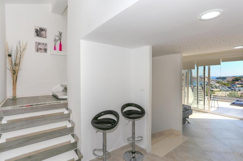 Two-Bedroom Apartment with Terrace and Sea View image 2