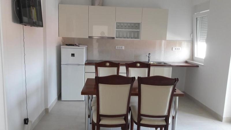 Apartments by the sea Bilo Primosten - 14601 - image 15