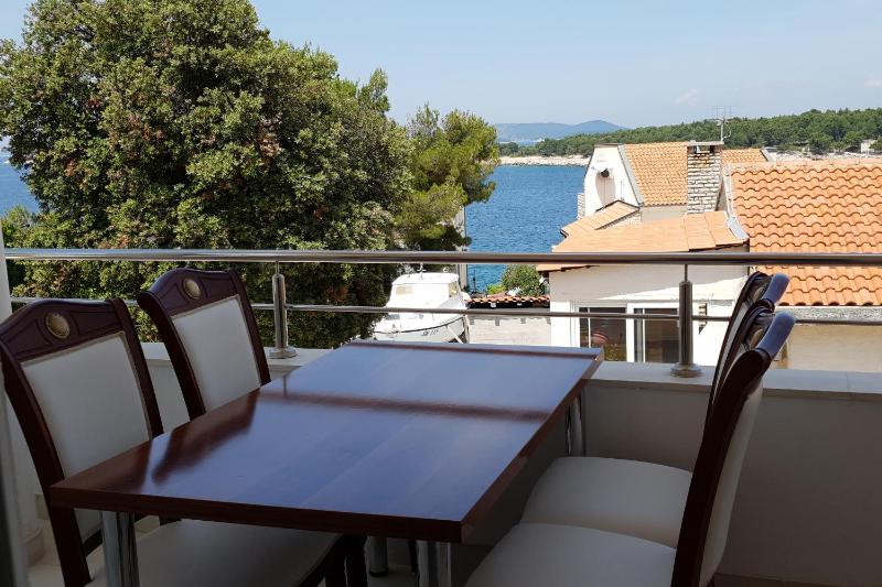 Two-Bedroom Apartment with Terrace and Sea View image 3
