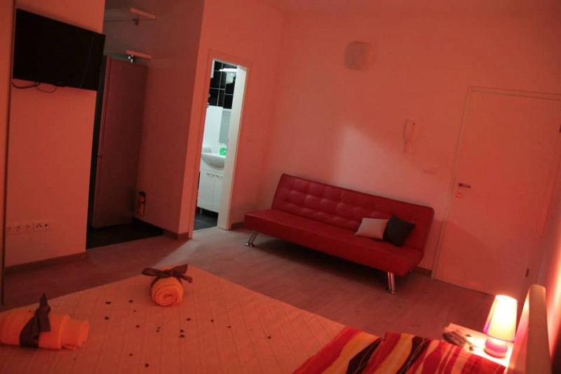 Studio with Balcony and Sea View image 4