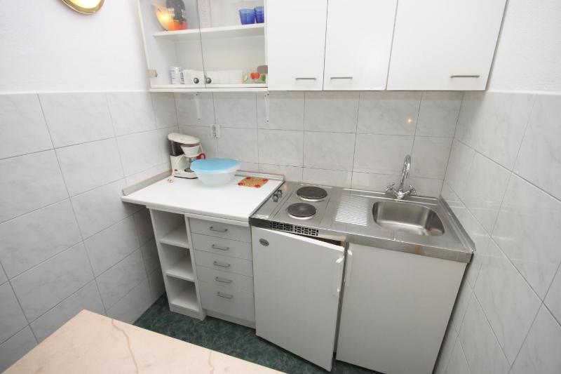 Apartments with parking space Makarska - 9696 - image 24