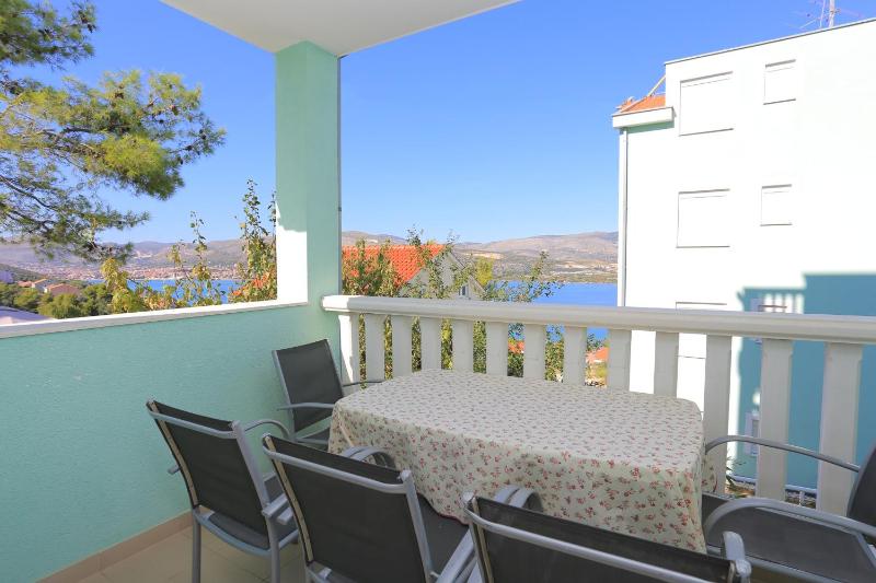 Two-Bedroom Apartment with Terrace and Sea View image 4