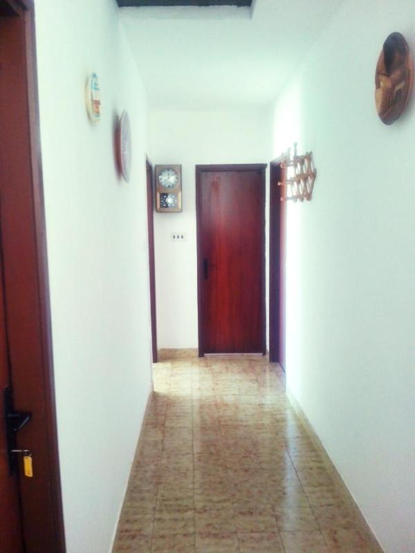 Three-Bedroom Apartment with Terrace and Sea View image 2