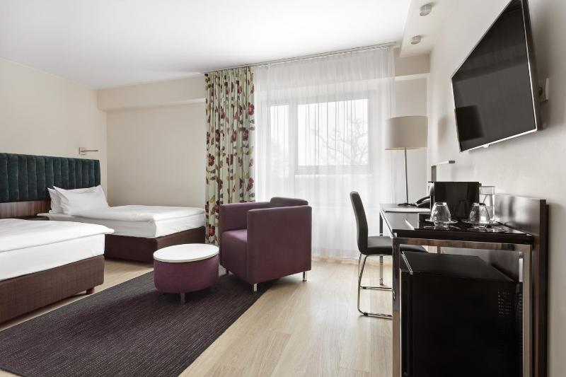 Superior Twin Room image 1