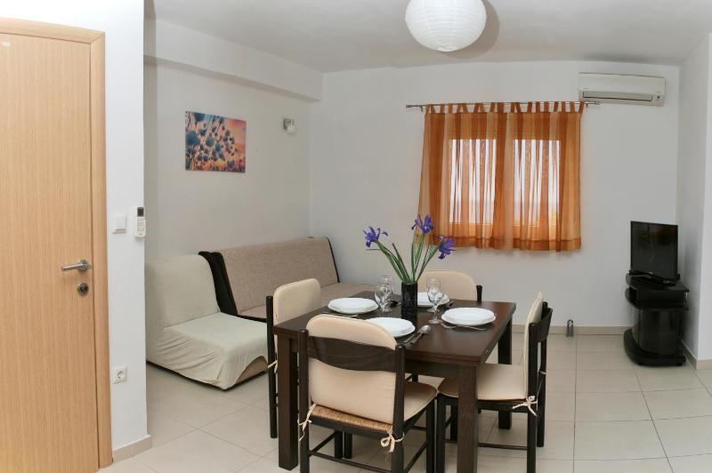 Two-Bedroom Apartment with Balcony and Sea View image 4