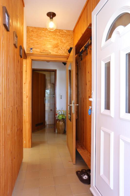 Three-Bedroom Apartment with Terrace and Sea View image 2