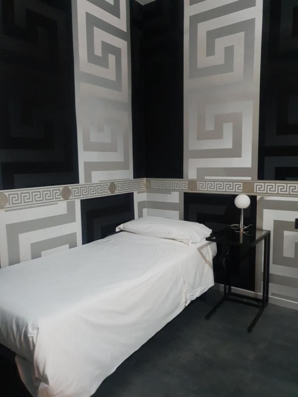 Single Room image 2