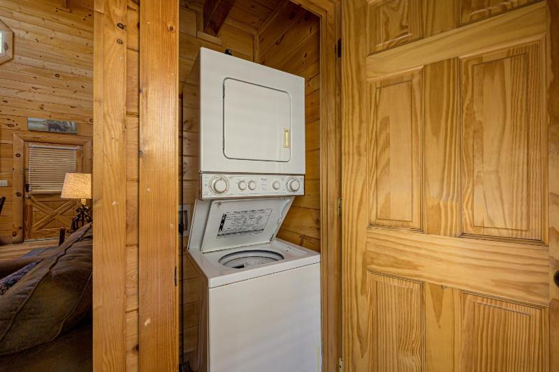 Luxurious Family Mountain Cabin - image 3