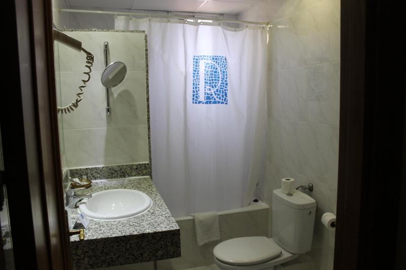 Single Room image 3