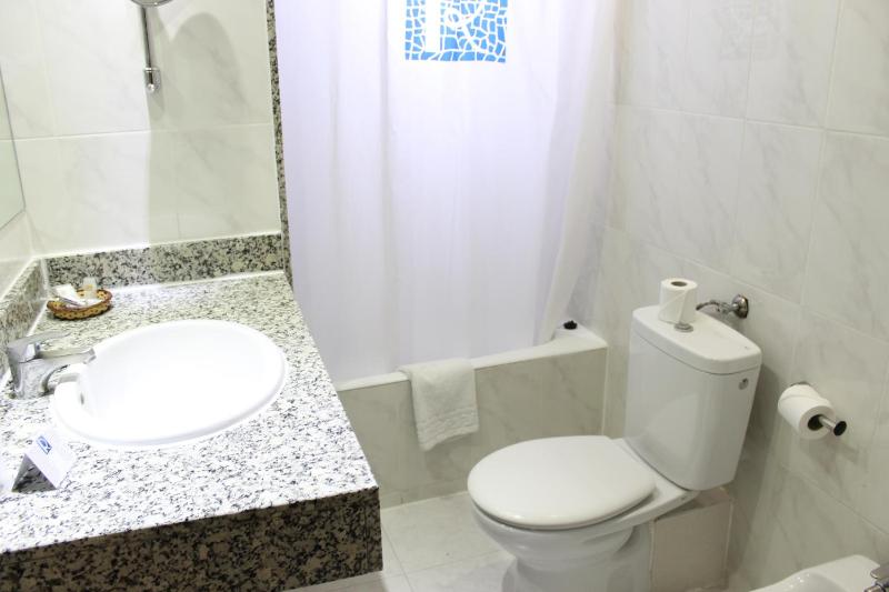 Single Room image 4