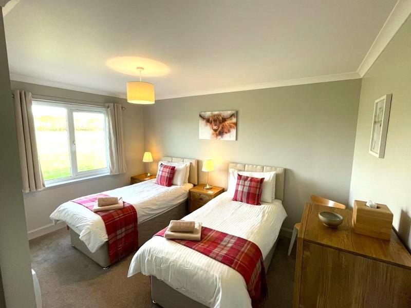 Three-Bedroom House image 4