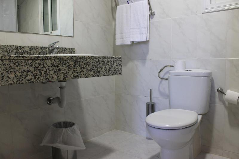 Double or Twin Room image 3