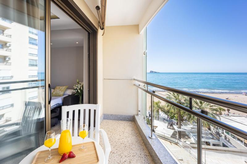 Superior Family Room with Side Sea View (2 Adults + 1 Child) image 3