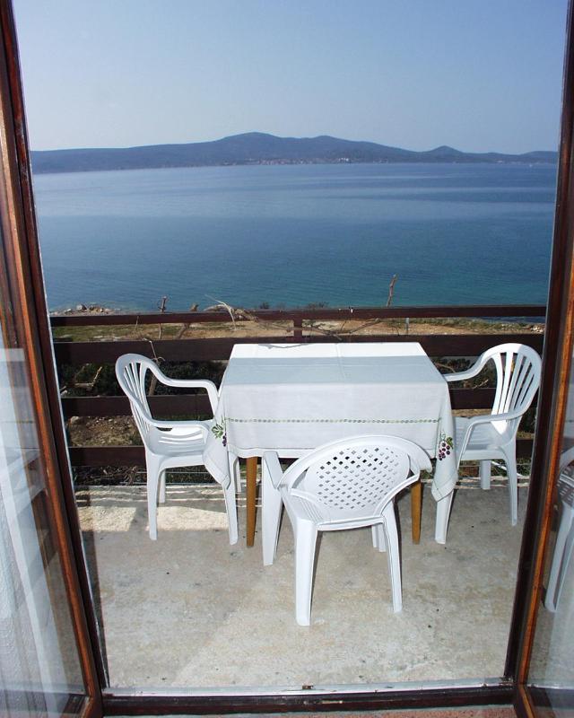 Apartment with Balcony and Sea View image 4