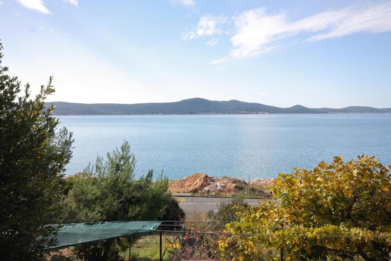 Apartment with Balcony and Sea View image 3