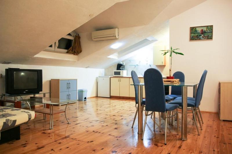 Two-Bedroom Apartment with Balcony and Sea View image 4