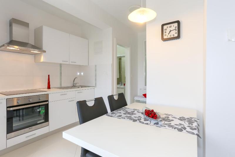 One-Bedroom Apartment with Terrace image 4