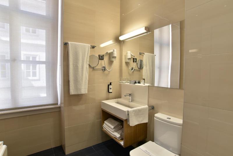 Standard Double Room with Extra Bed image 4