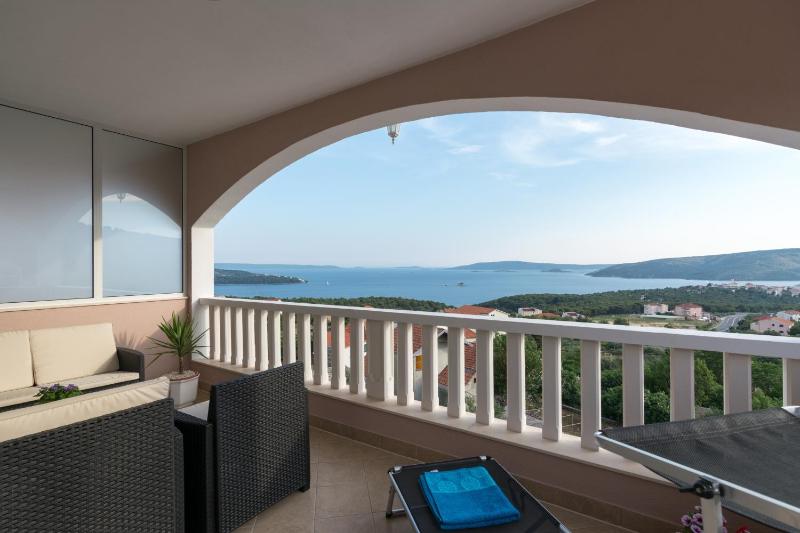 Studio with Terrace and Sea View image 2