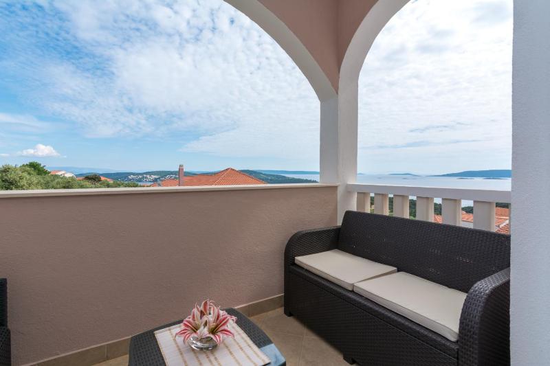 Studio with Terrace and Sea View image 3
