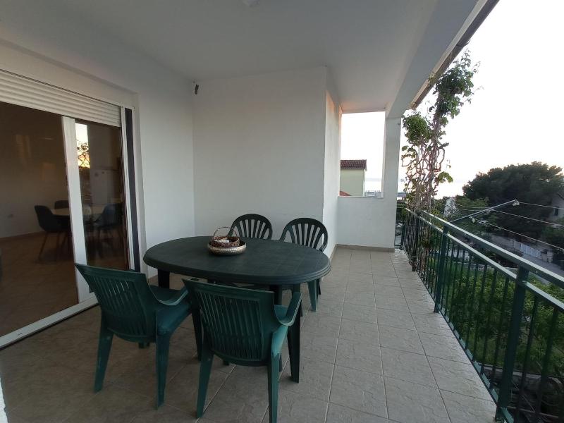 One-Bedroom Apartment with Terrace and Sea View image 2