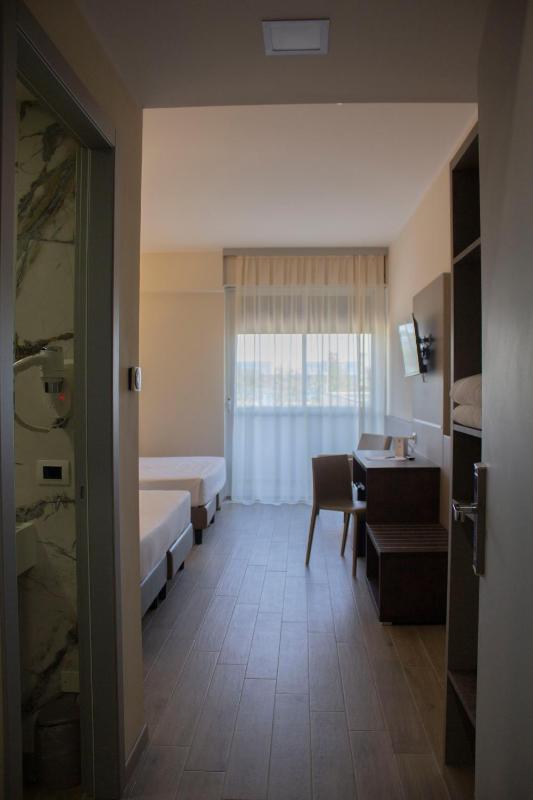 Quadruple Room image 3