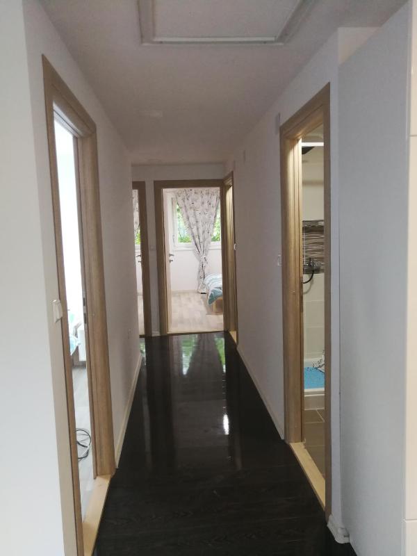 Three-Bedroom Apartment with Balcony image 2