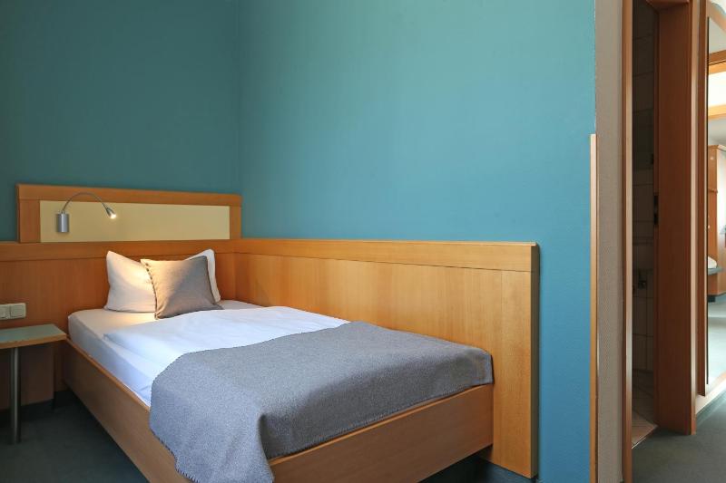 Standard Single Room image 1