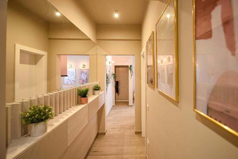 SWEET BLOSSOM - Lovely 1BR Apt in the City Center - image 3