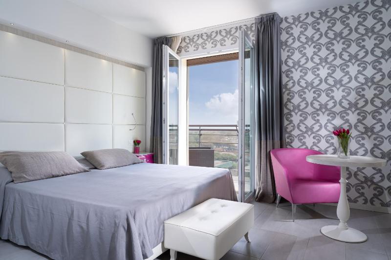 Junior Suite image 2