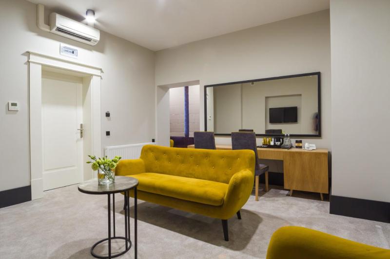 King Suite image 4