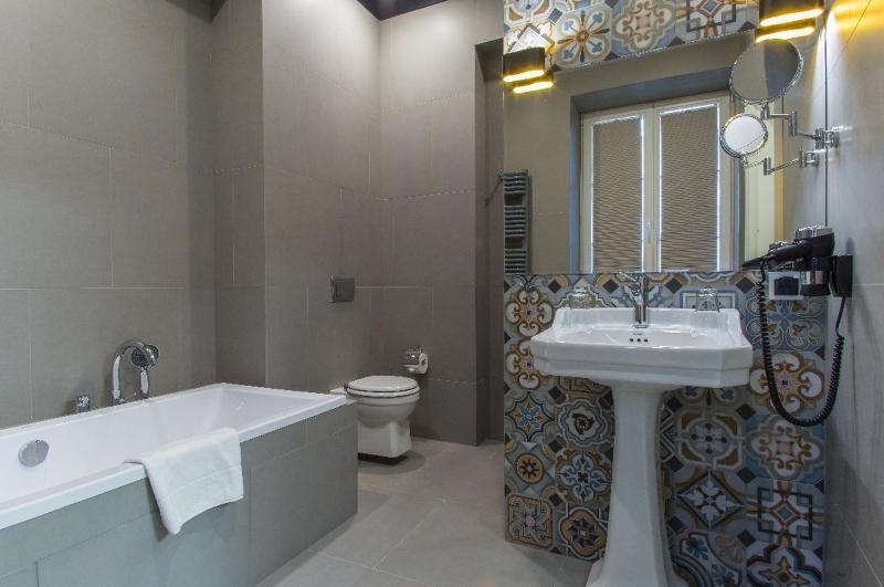 King Suite image 3