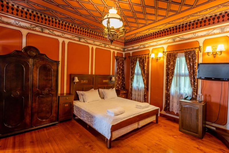 Double Ancient Room image 1