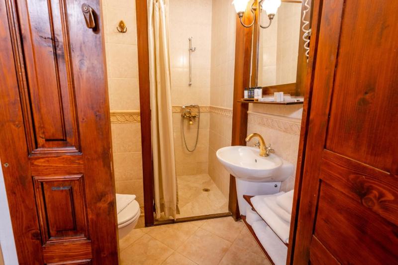 Double Ancient Room image 4
