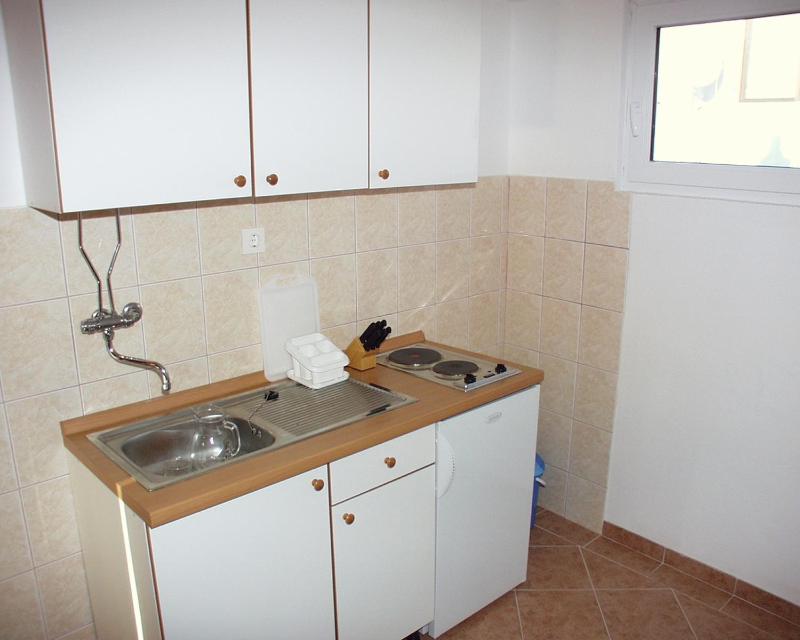 One-Bedroom Apartment with Sea View image 3