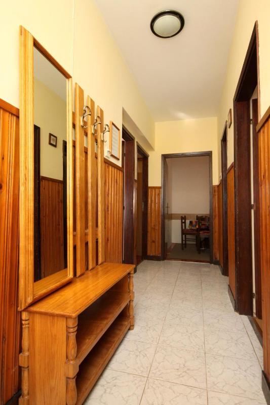 Three-Bedroom Apartment with Terrace and Sea View image 2