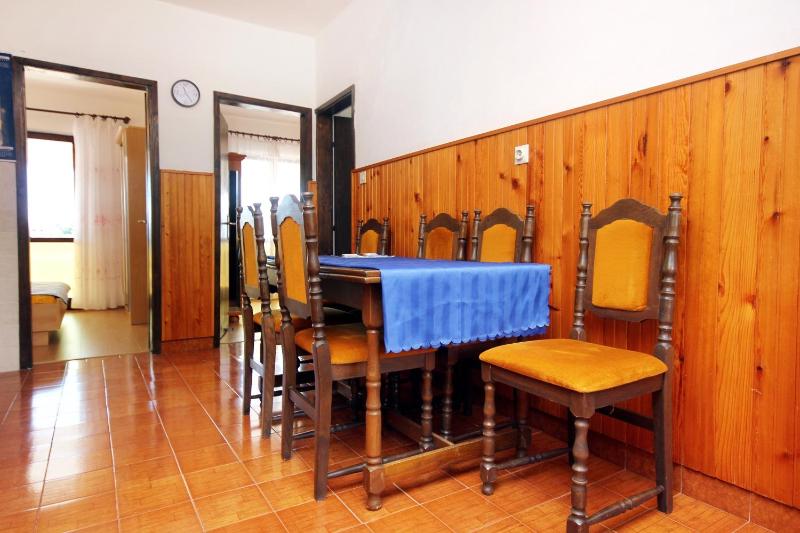 Three-Bedroom Apartment with Terrace and Sea View image 4