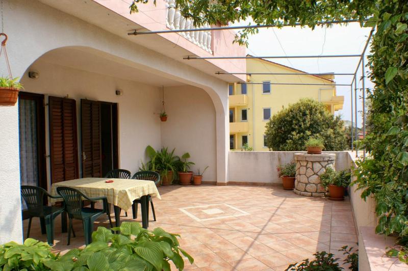 Apartments by the sea Mandre Pag - 523 - image 7