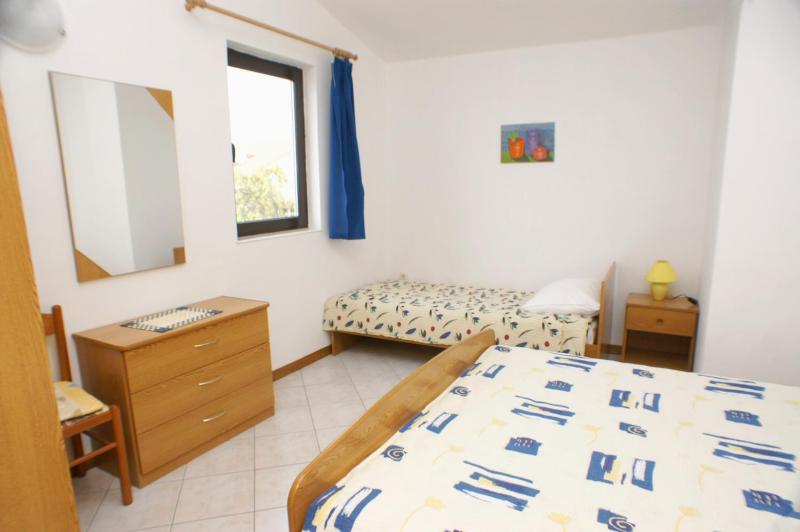Apartments by the sea Mandre Pag - 523 - image 24