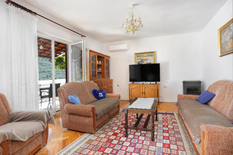 Two-Bedroom Apartment with Terrace and Sea View image 1