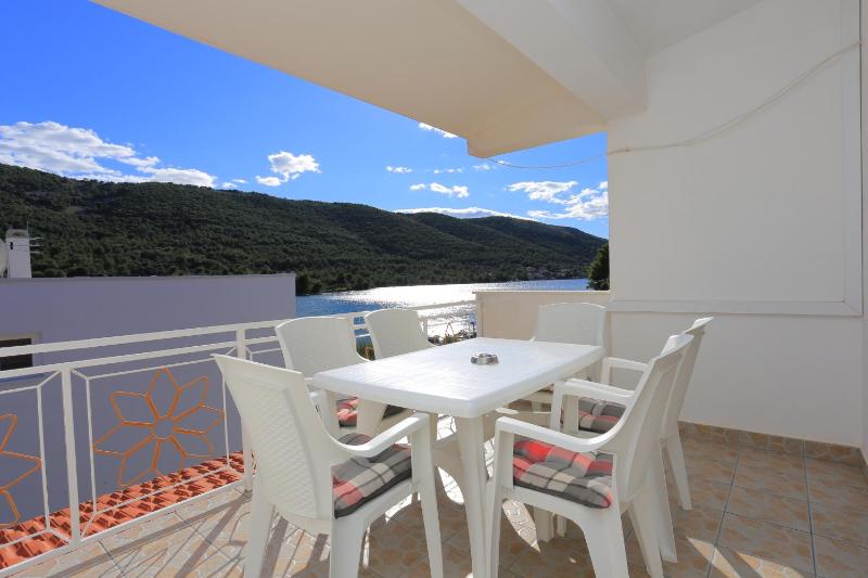 Two-Bedroom Apartment with Terrace and Sea View image 4