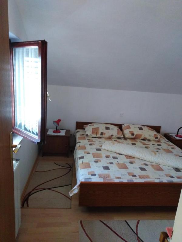 One-Bedroom Apartment with Terrace and Sea View image 4