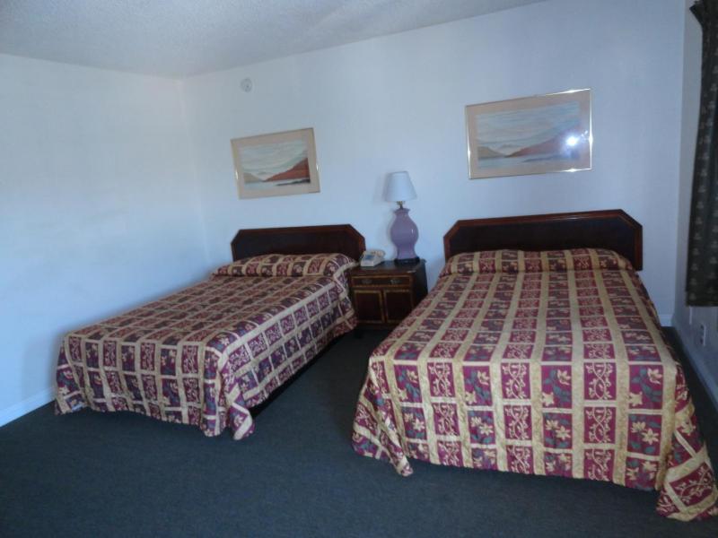 Standard Double Room image 3