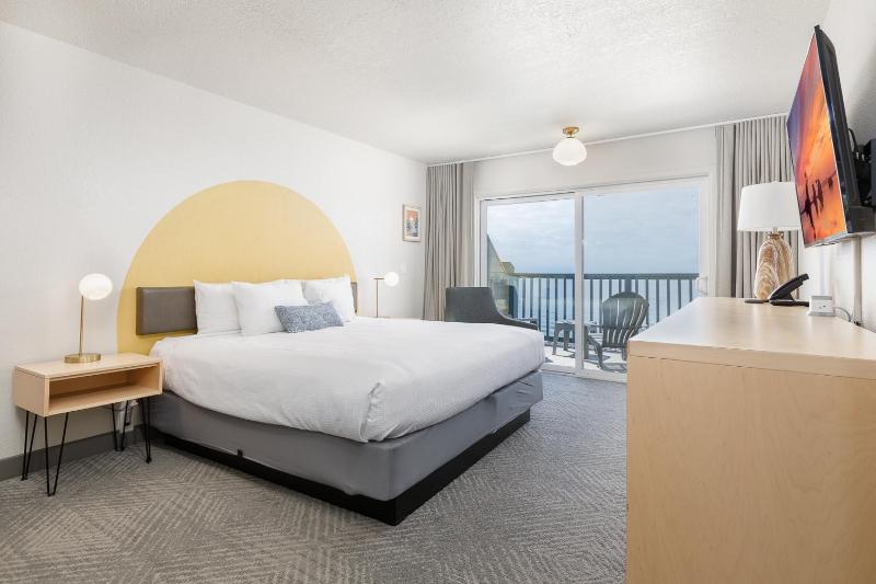 Surfland Hotel - image 33
