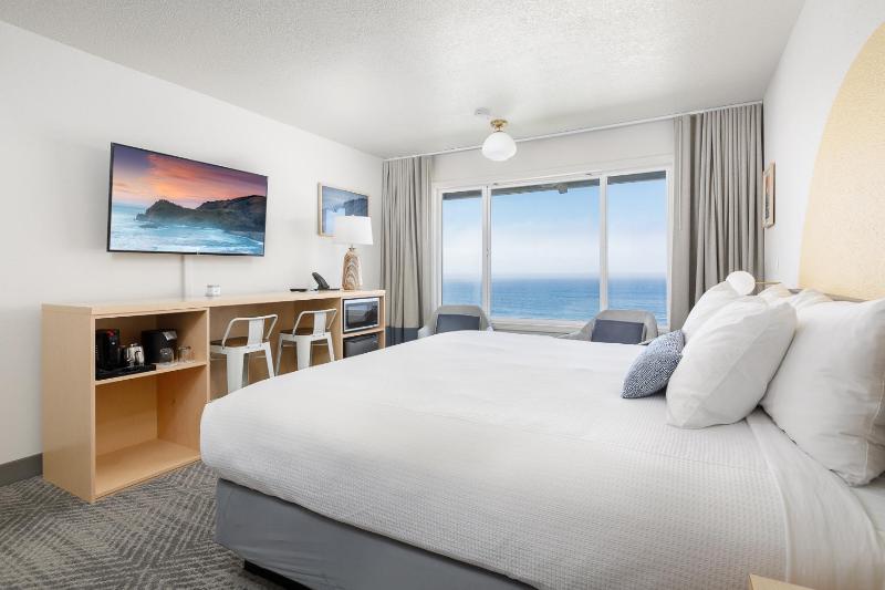Surfland Hotel - image 23