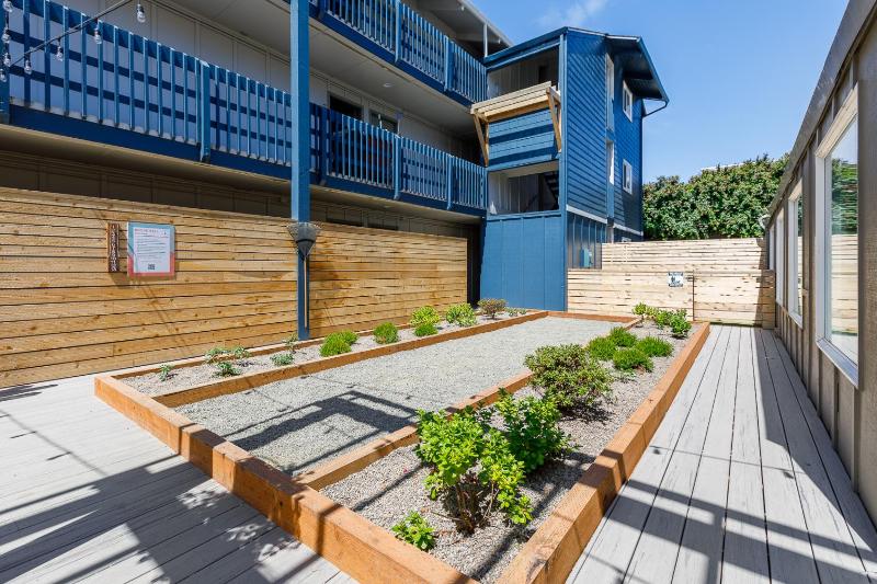 Surfland Hotel - image 19