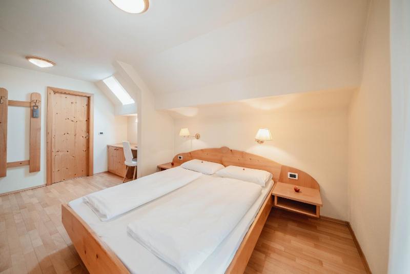 Double Room without Balcony image 4