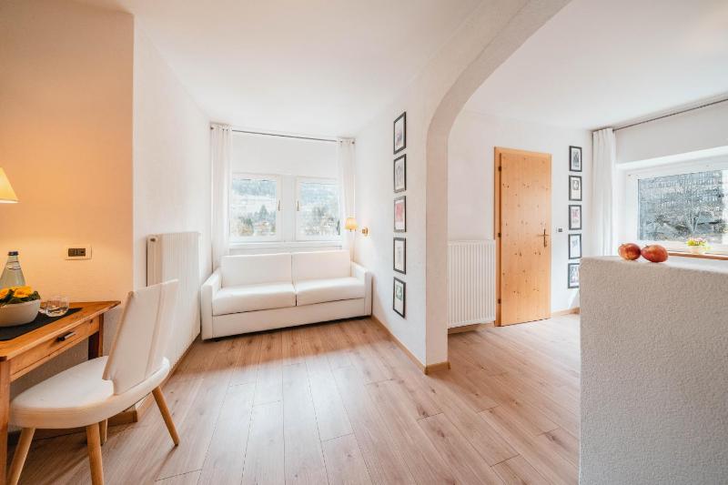 Double Room without Balcony image 2