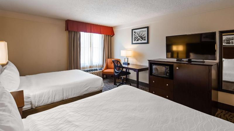 Queen Room with Two Queen Beds - Non Smoking image 1